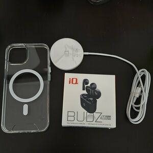 iPhone 14 accessories package